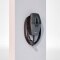 La photo montre la borne de recharge Viessmann, complément idéal d'un système comprenant une pompe à chaleur, des panneaux photovoltaïques et une borne murale